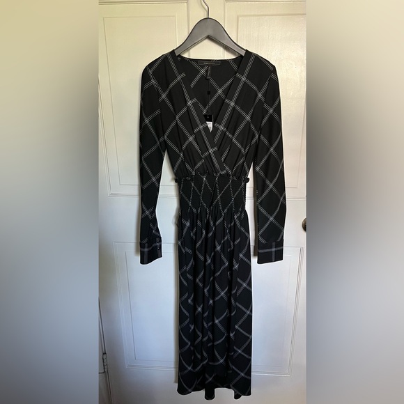 BCBG High/Low Midi dress - Picture 2 of 8